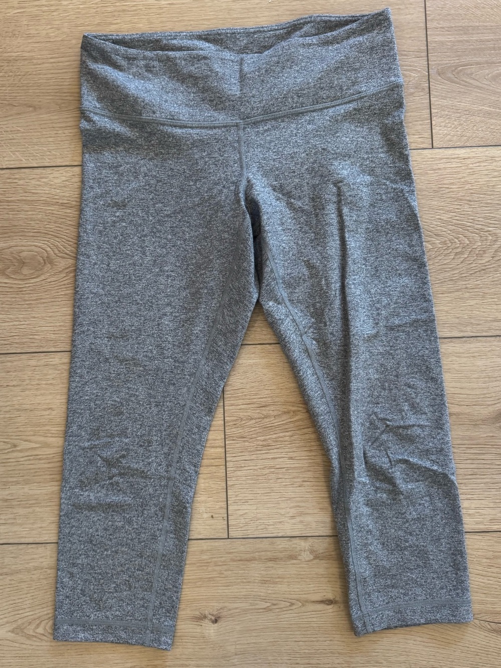 Lululemon Heather Gray Cropped Leggings Size 10